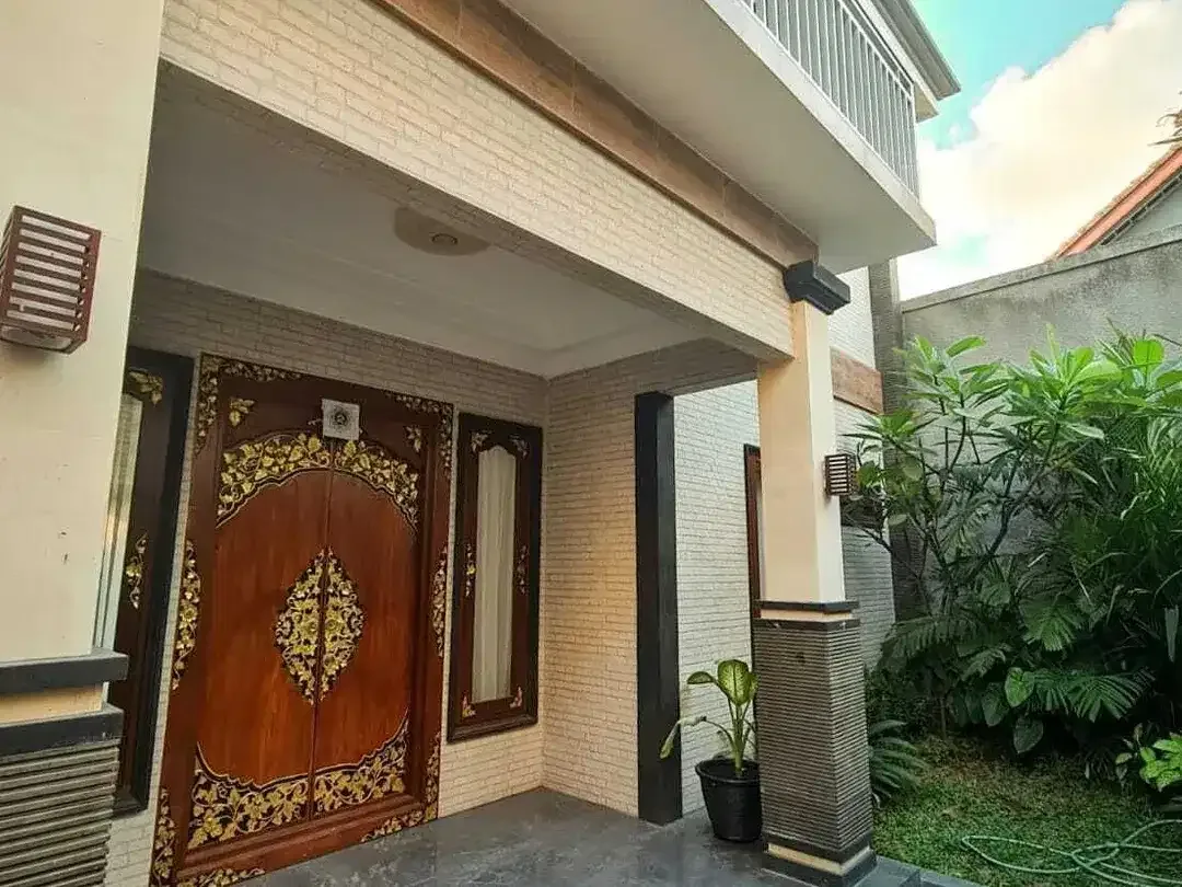 3 Bedroom Villa for sale in Kerobokan, Bali - Image 1 of 6