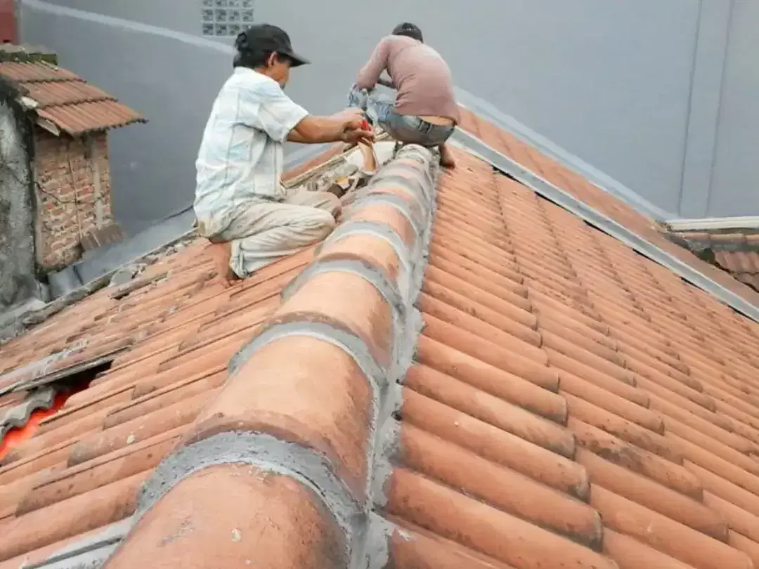 Perbaikan atap bocor rembes ganti atap dll - Image 3 of 10