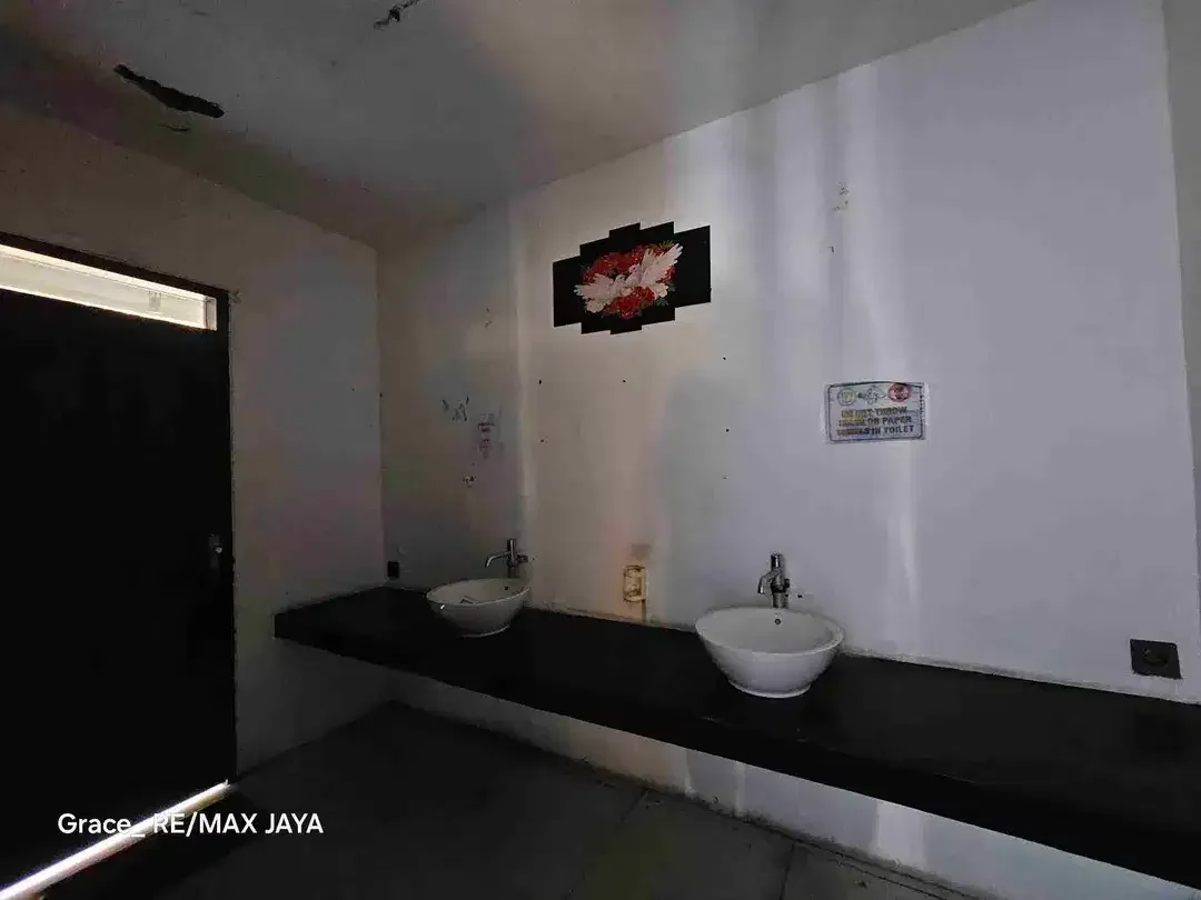 Gedung 3 Lantai Luas 12 Are di Area Bypass Sanur - Image 9 of 10