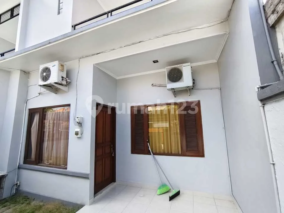 Rumah 2 Lantai Semi Furnish di Pusat Kota - Image 1 of 4