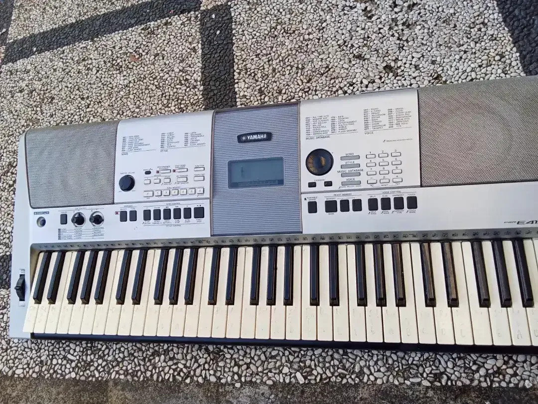 keyboard organ piano yamaha psr e413 - Image 2 of 5