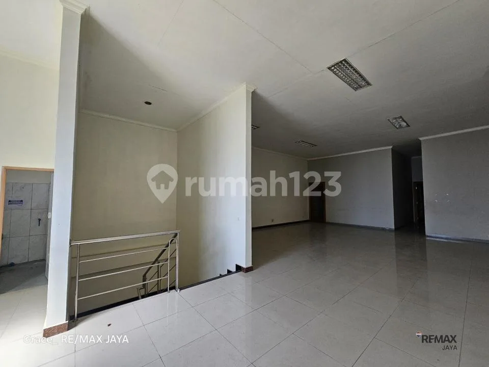 Ruko 3 Lantai 2 Menit ke Pizza Hut Dijual, di Denpasar Barat - Image 3 of 4