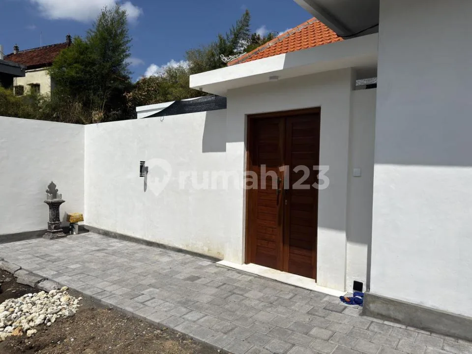 Villa 1 Lantai Siap Huni Non Furnished Lokasi Strategis - Image 2 of 4