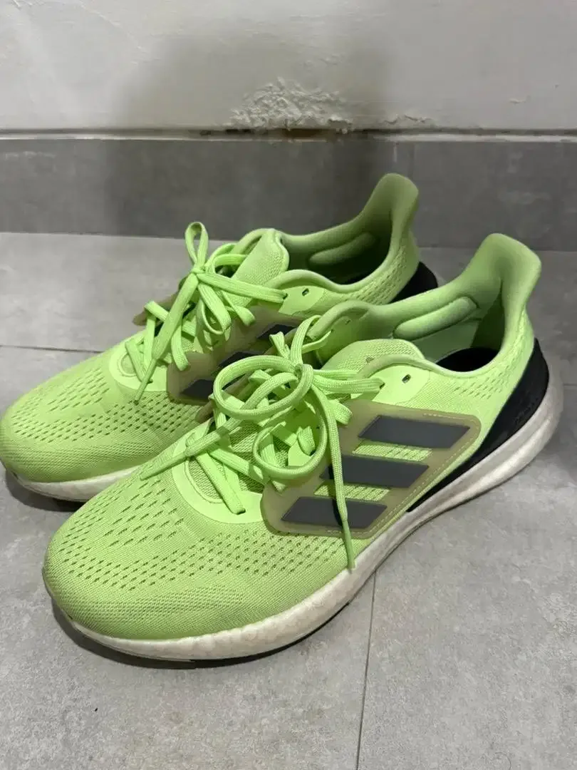 Adidas Pureboost size 44 - Image 1 of 5