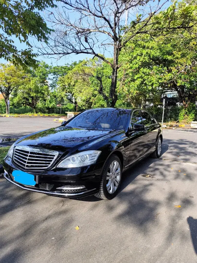 FOR SALE MERCY S350L AT RSE BLACK BEAUTY LOW KM - Image 1 of 10