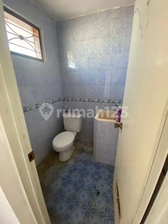 Ruko Siap Huni di Jalan Utama Batukaru Monang Maning Murah Area Komersial Ramai Padat Penduduk - Image 4 of 4