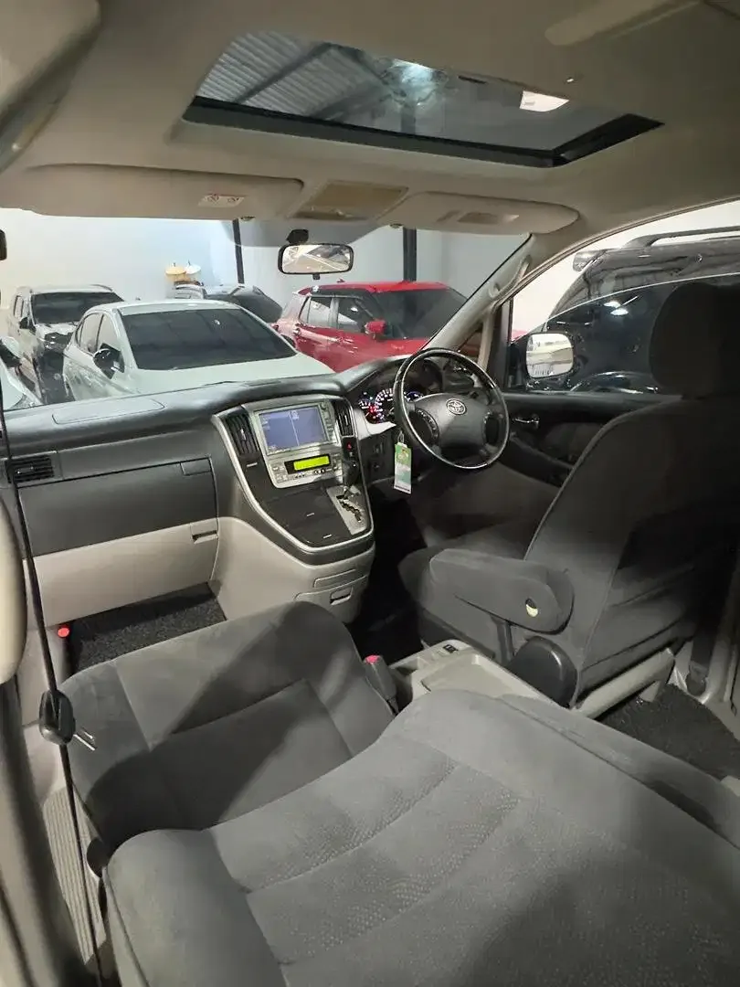 Toyota Alphard G 2005 - Image 7 of 10