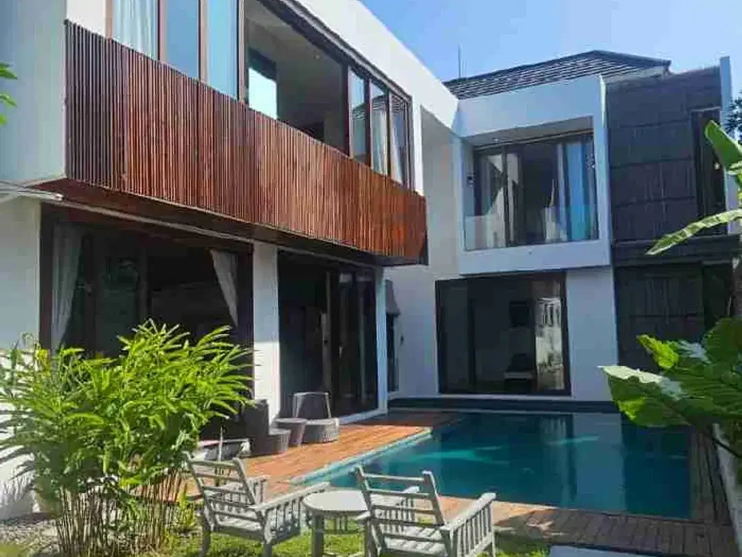 DIJUAL/FREEHOLD : LUXURY VILLA FOR SALE IN FRAME CENTRAL SANUR DENPASAR BALI - Image 1 of 10