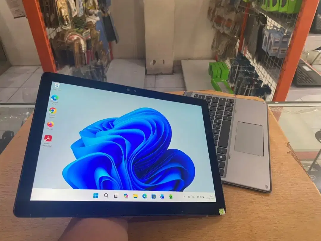 DELL Latitude 7210 2in1 Core i5Gen10 Ram 8GB SSD 256GB Slim Touchscren - Image 1 of 10