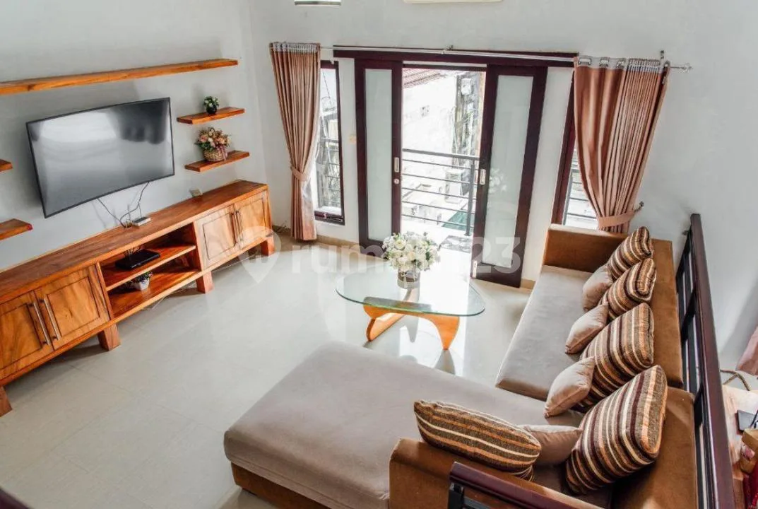 Dijual - Villa 6 Kamar Tidur, Baru Renovasi di Jimbaran - Image 4 of 4