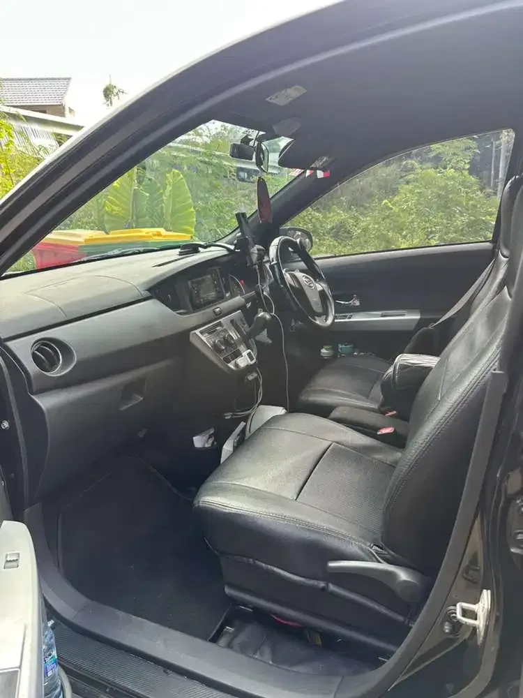 Daihatsu Sigra 2022 Bensin - Image 4 of 10