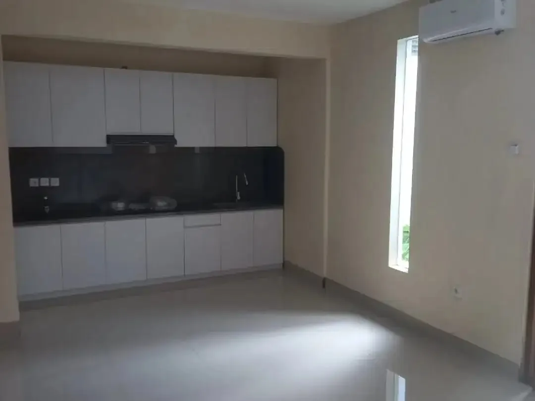 FOR SALE RUMAH SIAP HUNI RENOVATED 3BR LOKASI DEKAT BEACH MERTASARI SANUR - Image 9 of 10