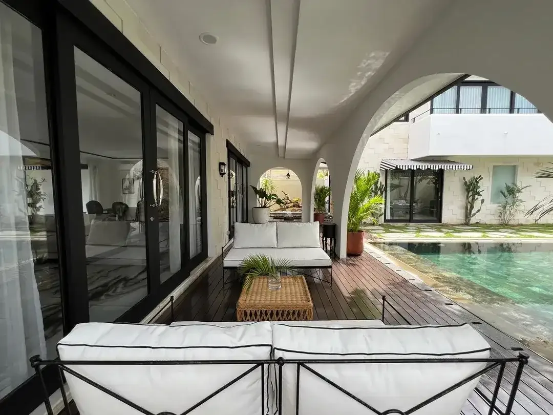 Luxury 7 Bedroom Villa – Walking Distance to Batu Belig Beach - Image 2 of 10