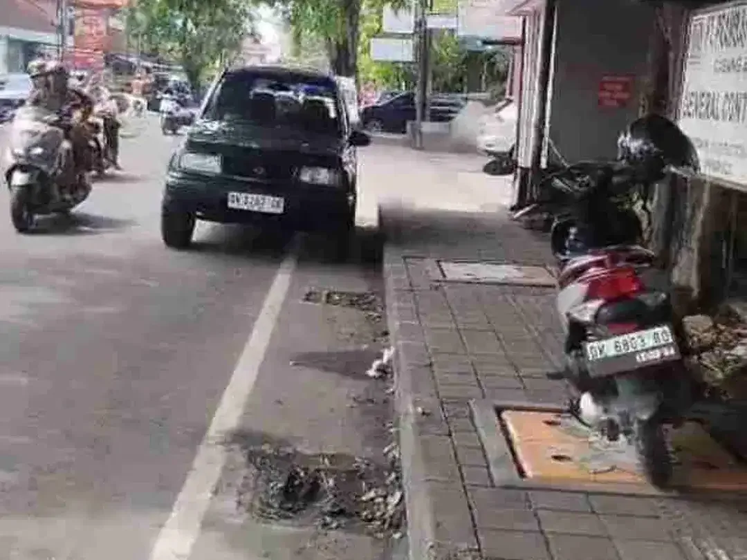 Lahan Komersial 500m² Bonus Rumah di Sesetan - Image 6 of 10