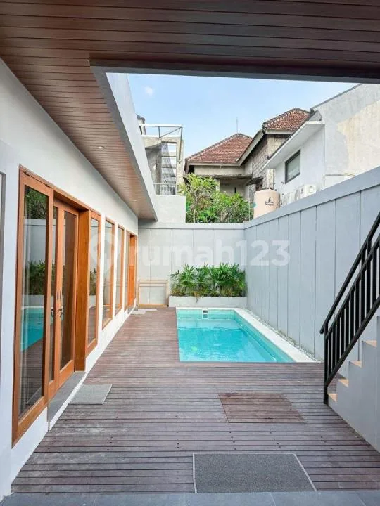 Villa Furnished Strategis di Pengiyasan Sanur Bali - Image 1 of 4