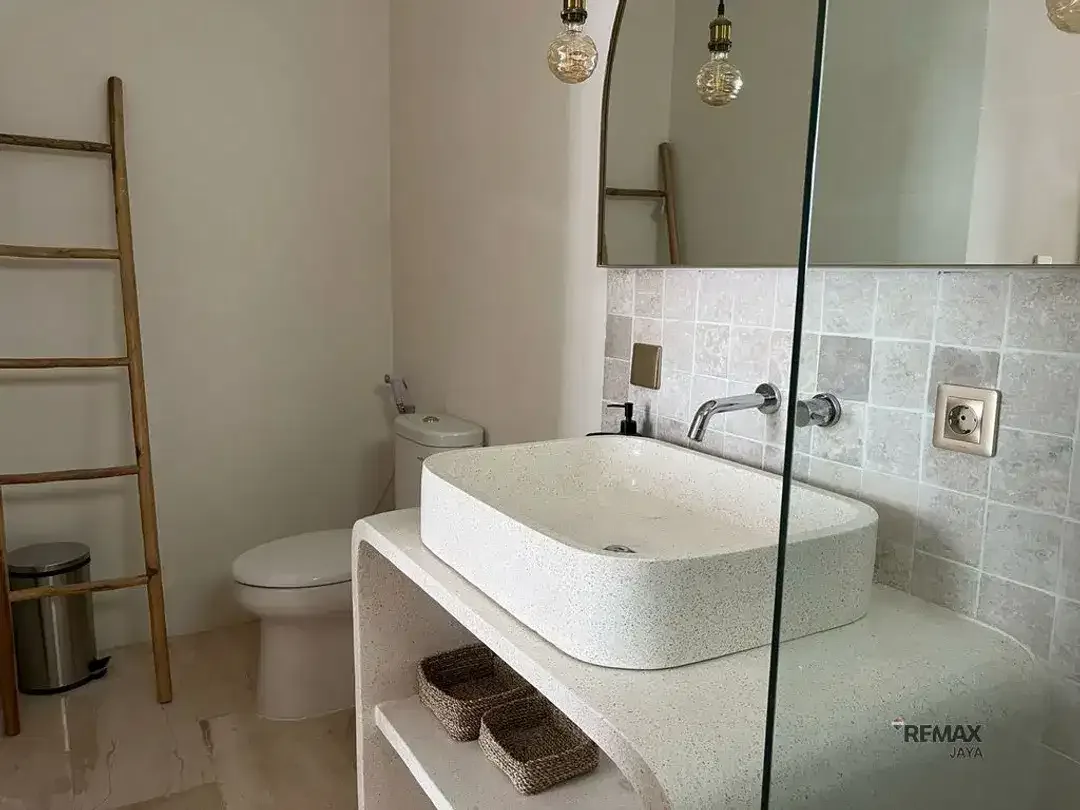 Peaceful 1-Bedroom Apartment For 25-Year Leasehold In Canggu - Image 5 of 8