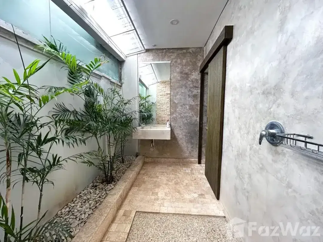 4 Bedroom Villa for sale in Canggu, Bali - Image 10 of 10