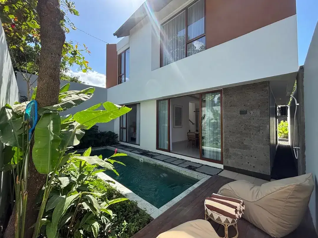 EXCLUSIVE LUXURY VILLA IN PRIME SANUR AREA - Image 4 of 10