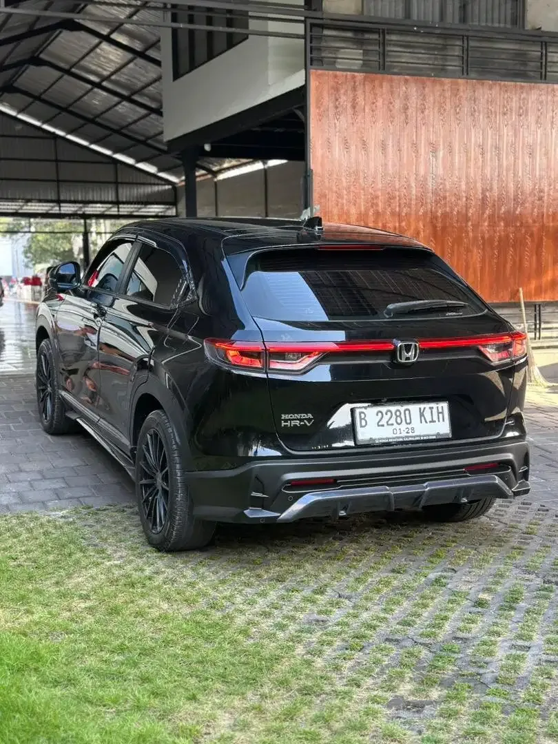 HRV SE 2022 NEW MODEL MATIC LOW KM TERIMA DK ISTIMEWA SIAP PAKAI - Image 4 of 10
