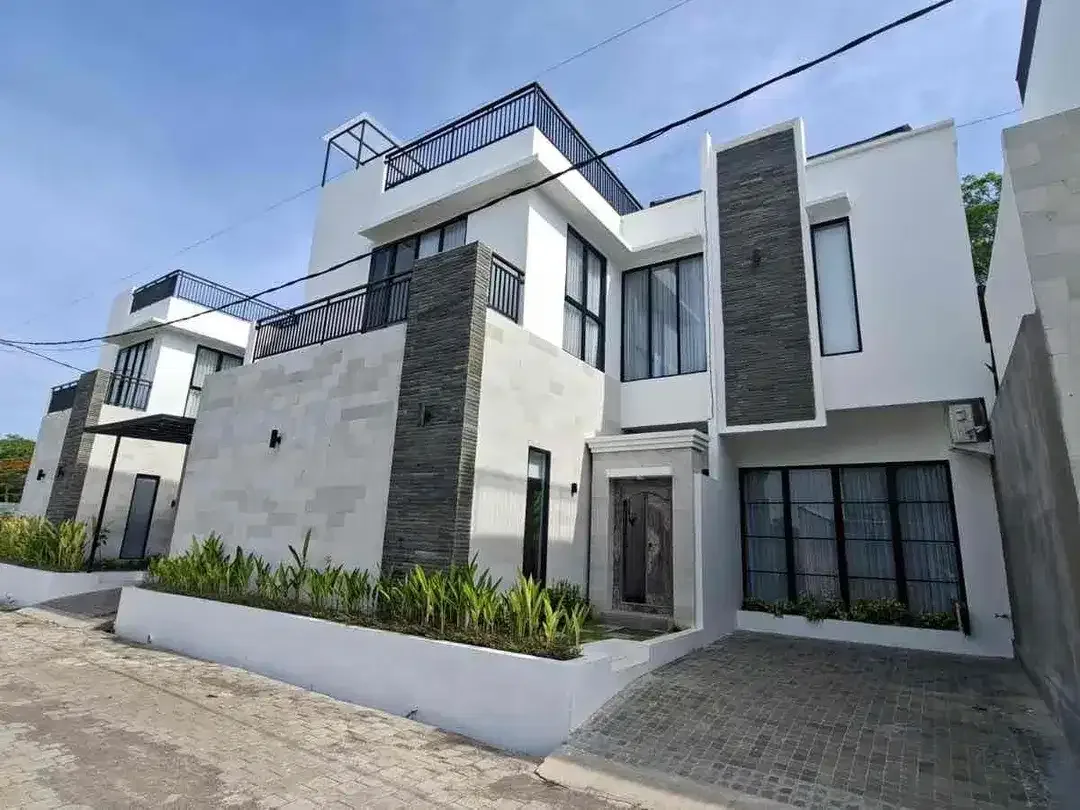 VILLA FOR SALE WITH OCEAN VIEW LOCATED CLOSED TO MULIA RESORT NUSA DUA - Image 1 of 10