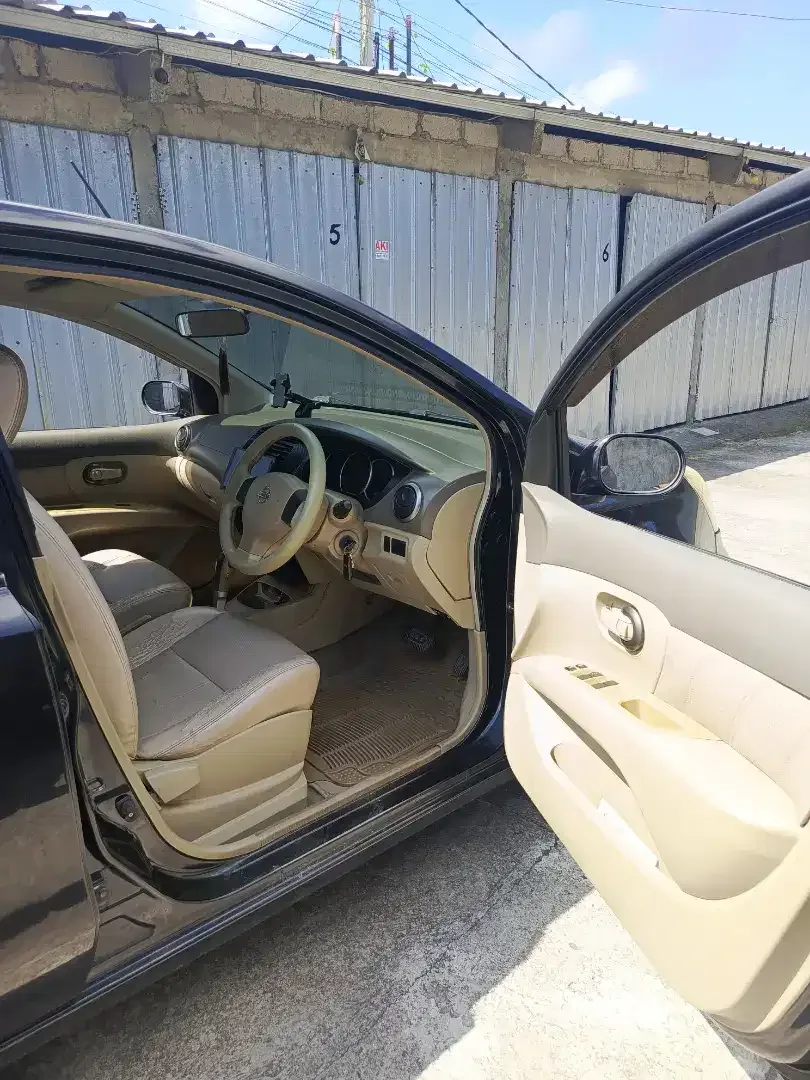 Dijual mobil Nissan Grand Livina - Image 5 of 7