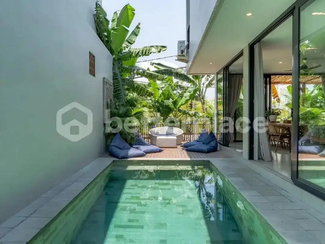 Modern 4 Bedroom Villa in Batu Bolong, Canggu – Prime Location 7 Minutes to the Beach - Image 1 of 10