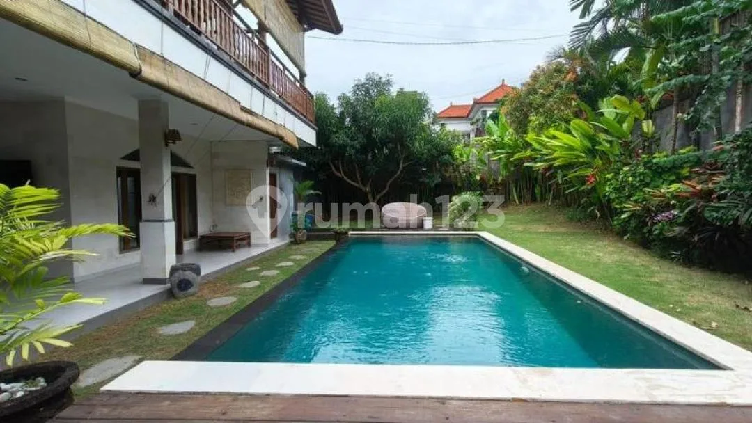 Villa Nyaman dan Tenang View Sawah di Canggu - Image 1 of 4