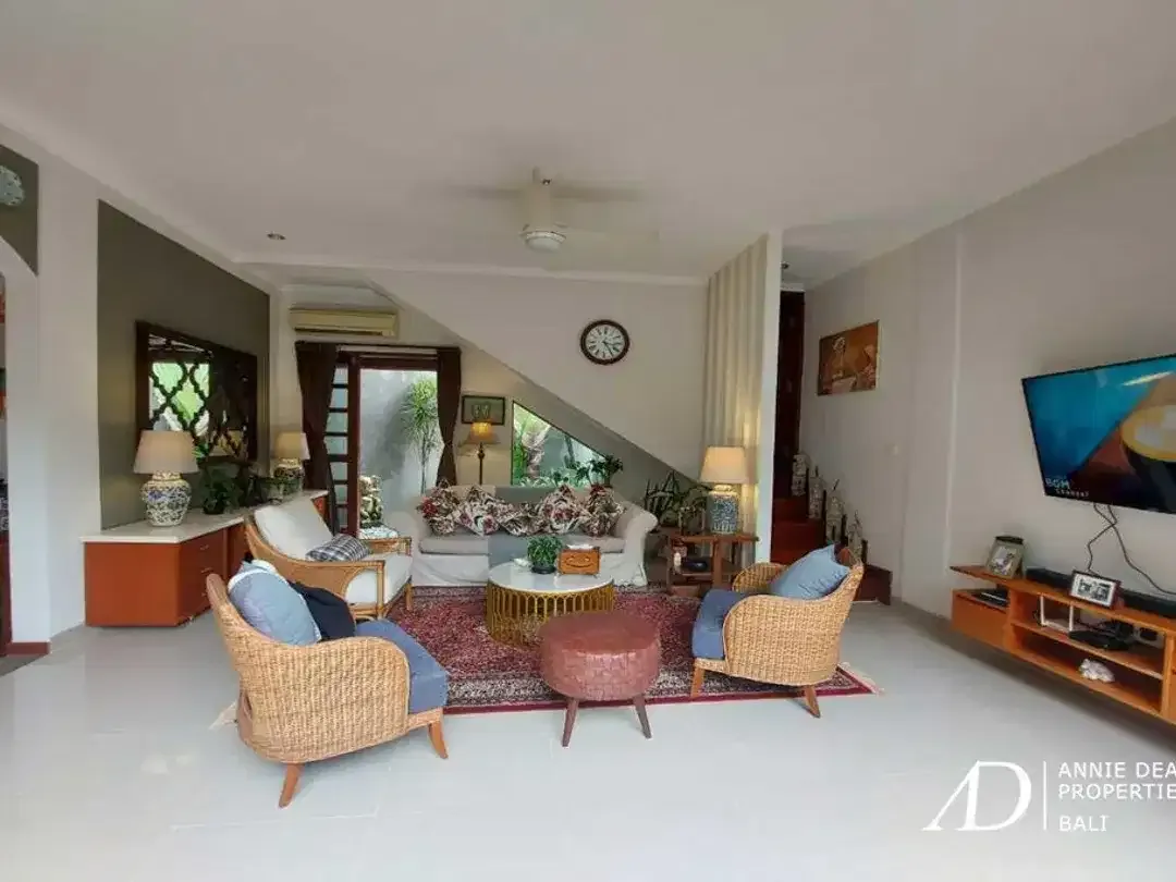 FREEHOLD TROPICAL DESIGN 3-BEDROOM VILLA IN SEMINYAK - Image 6 of 10