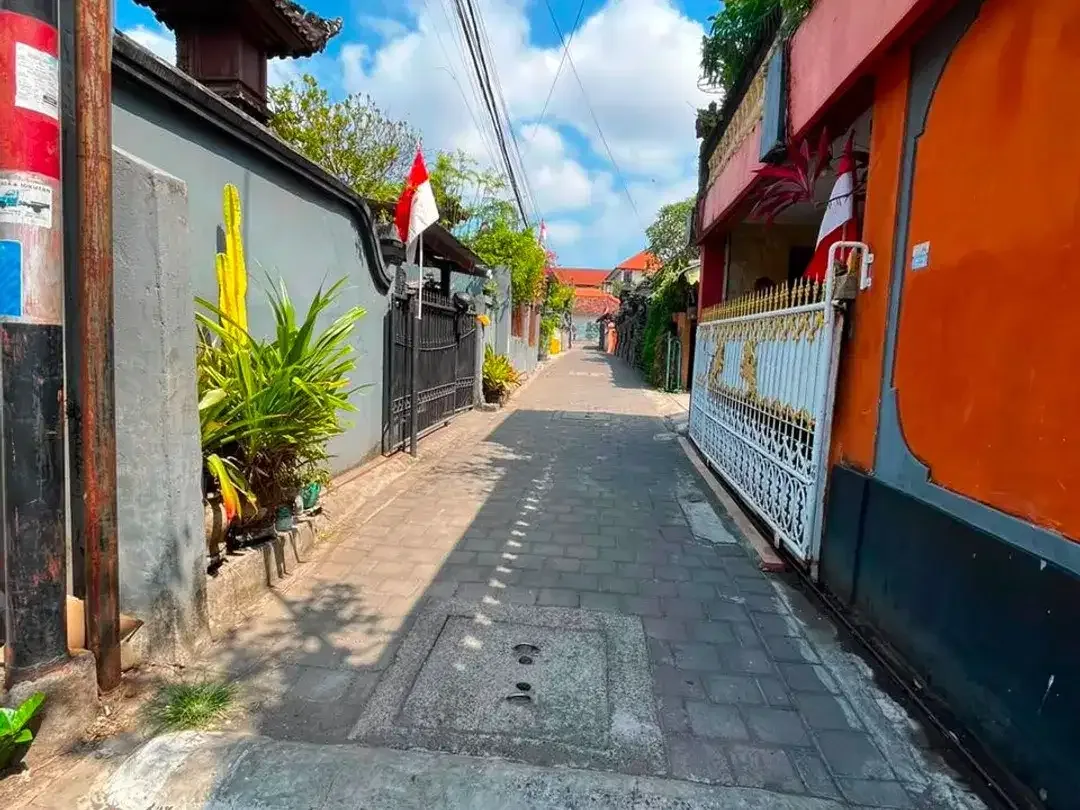 Tanah Murah 300 m2 di Jalan Tangkuban Perahu Padangsambian Denpasar Barat Cocok Untuk Kos dan Rumah - Image 1 of 6