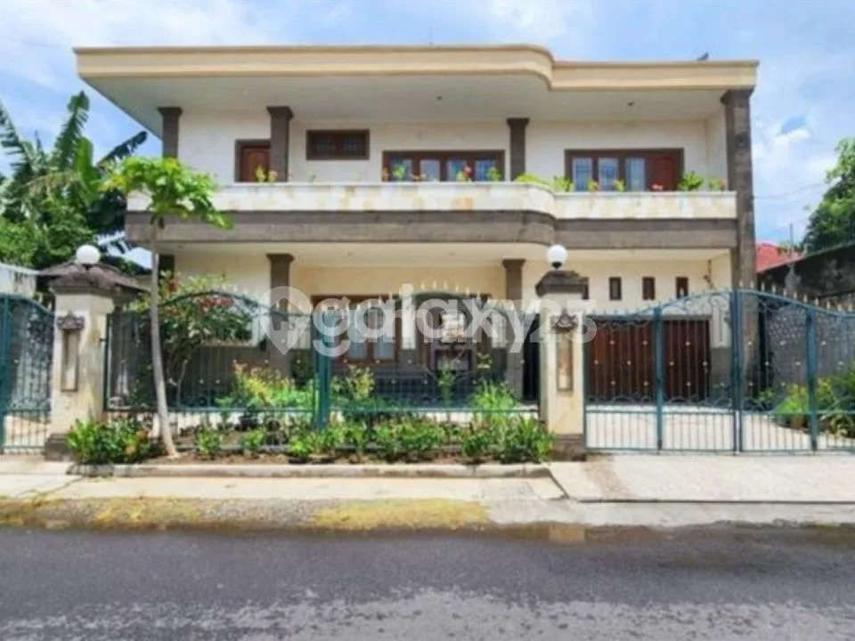 Rumah Besar Nyaman dan Strategis , Renon (Shm) - Image 1 of 4