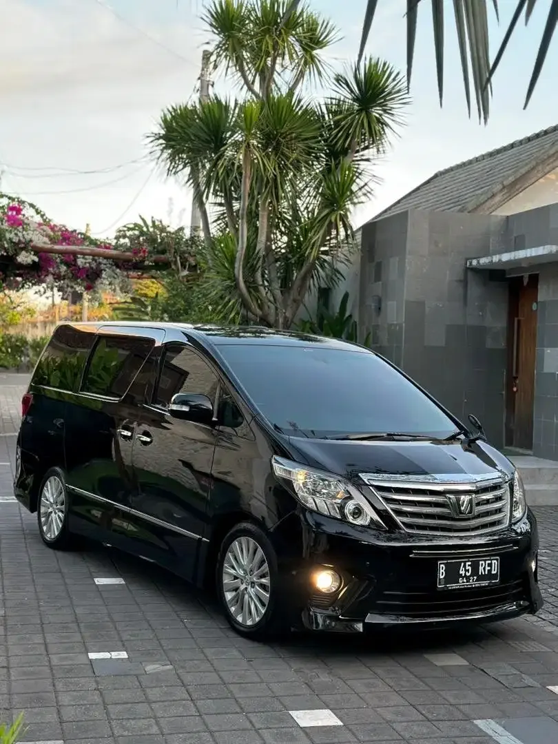 Toyota Alphard SC 2.4 CBU Japan Pilot Seat Matic Low KM Original - Image 1 of 10