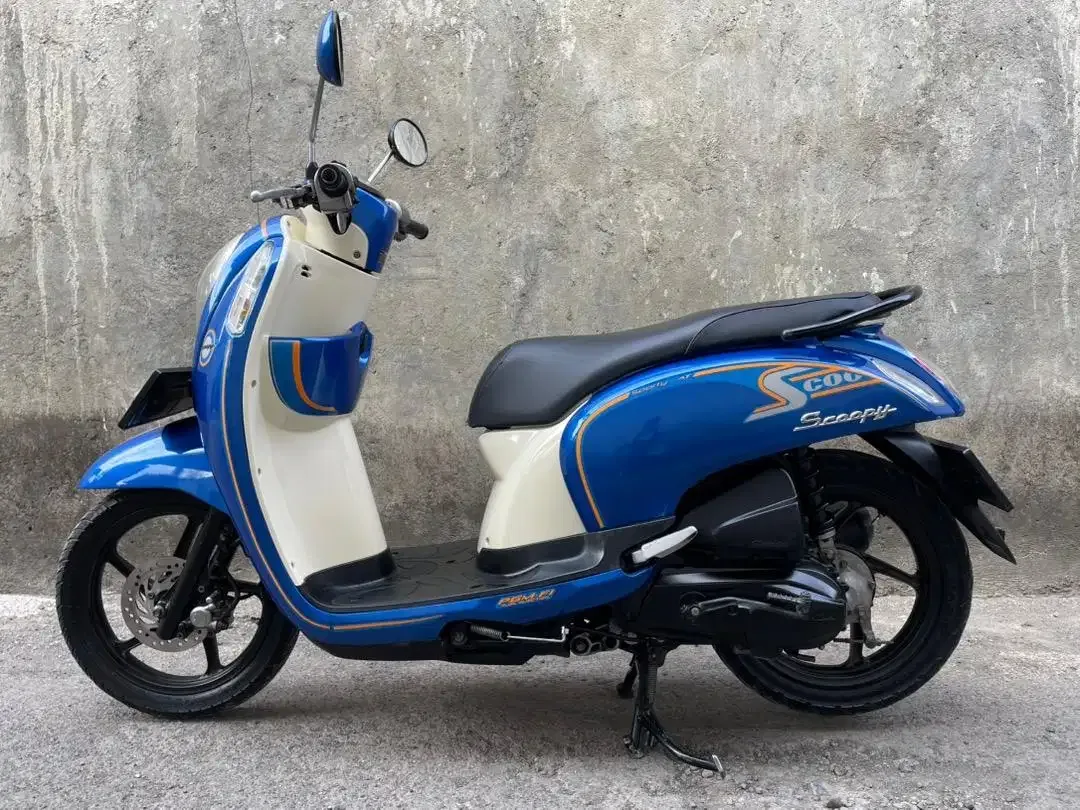 Scoopy 2014 // bintang dewata motor // - Image 1 of 2