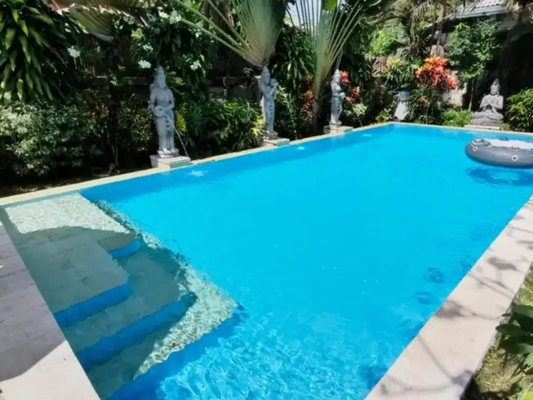 VILLA SPACIOUS GARDEN WITH 5 BEDROOM IN UMALAS KEROBOKAN BADUNG - Image 3 of 10