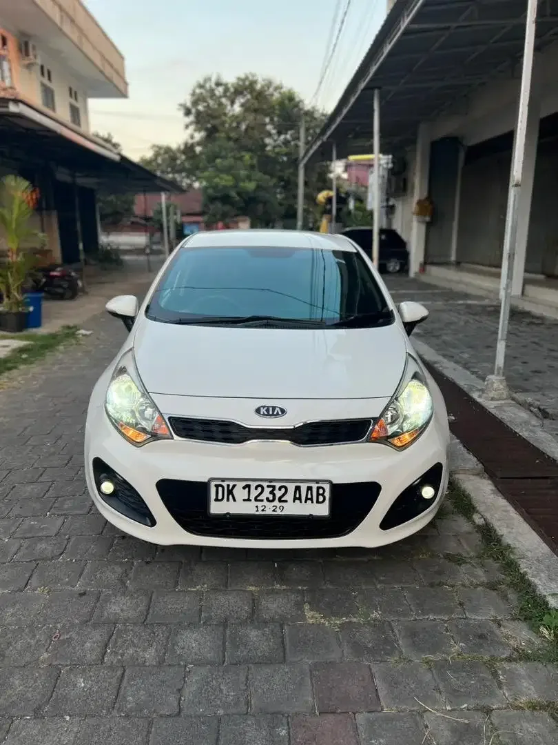 Kia rio se 2012 matic - Image 2 of 10
