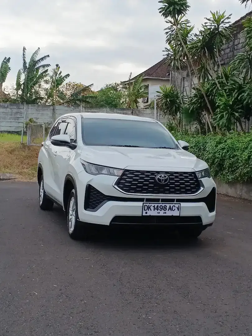 INNOVA ZENIX HYBRID KM 8 RB ASLI BALI SEPERTI BARU - Image 2 of 10