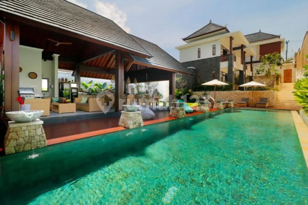 Dijual Villa dan Rumah Lokasi di Jalan Belimbing Sari Pecatu, Kuta Selatan - Image 2 of 4