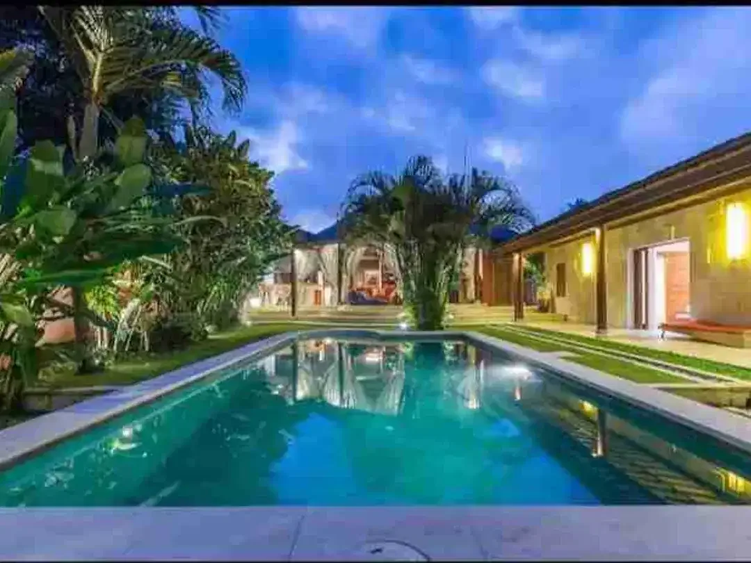 SALE FREEHOLD AND LEASEHOLD CARMYNG VILLA PANTAI NYANYI TANAHLOT TABANAN BALI - Image 1 of 10