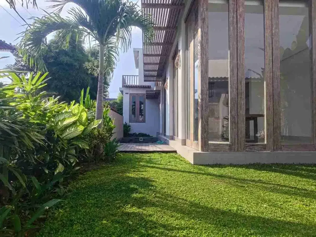 VILLA DI CEMAGI CANGGU 200M DARI PANTAI, 2 LT, SHM, SEMIFURNISHED, HANYA 20M DARI JLN UTAMA, MILIK SENDIRI - Image 3 of 8
