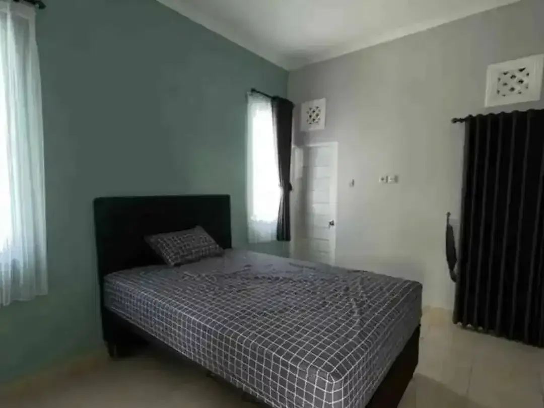 Dijual / Disewakan Rumah 2 Lantai 3 Kamar Tidur Full Furnished - Image 7 of 8