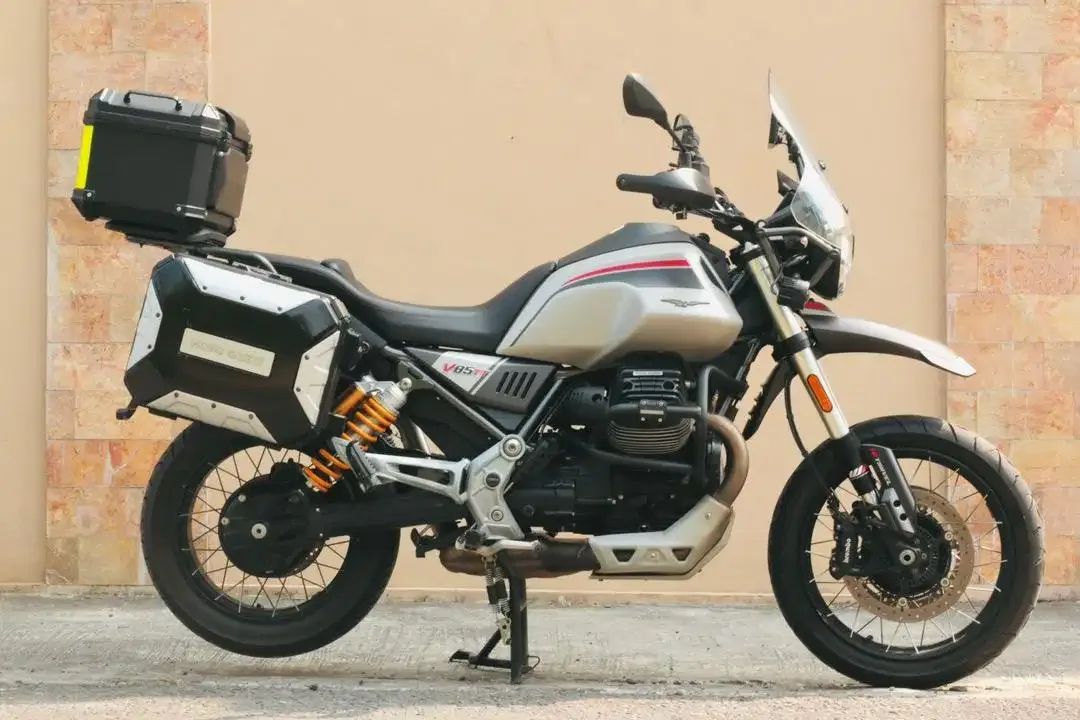 Moto Guzzi V85 Travel 2022 mulus Africa twin Versys 1000 BMW GS K51 - Image 3 of 4