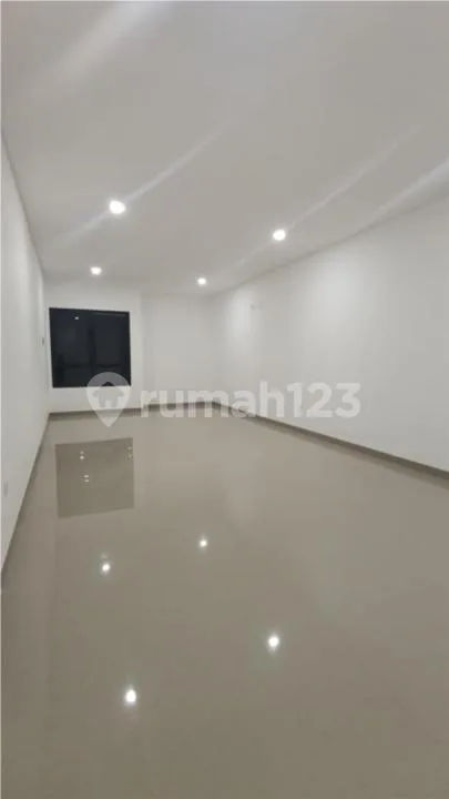 Bebas Banjir, Ruko, 2 Lantai, SHM, Dekat Sekolah Negeri, bisa KPR, - Image 3 of 4