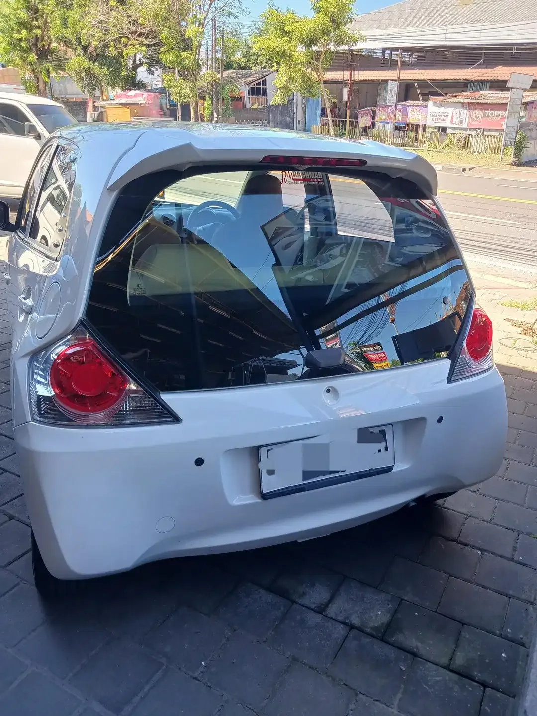 Honda Brio Satya 2013 Putih Bensin - Image 4 of 5