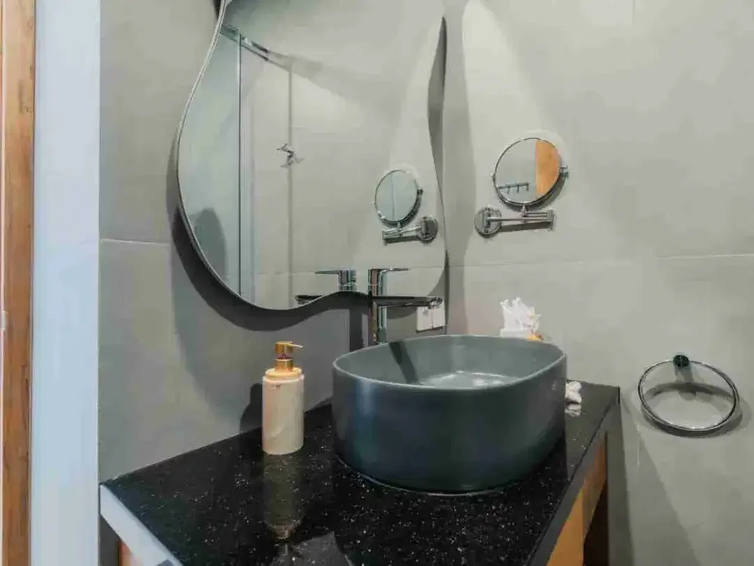 Vila Mewah Baru 3 Lantai Furnished di Kerobokan Badung - Image 4 of 10