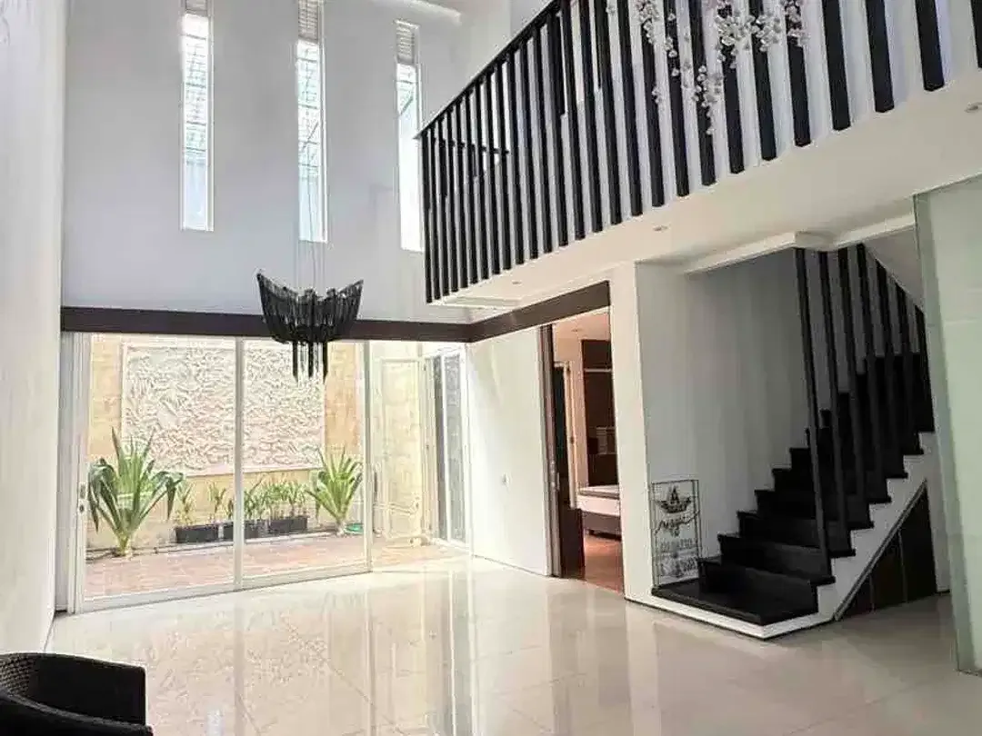 DISEWAKAN RUMAH 2 LANTAI – SUNSET GARDEN DENPASAR - Image 9 of 10