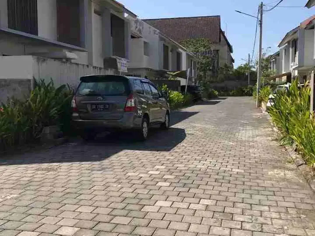 dijual rumah lantai 2 one gate dekat Asian internasional scool taman Rama purigading jimbaran Kuta Selatan Badung Bali - Image 3 of 10