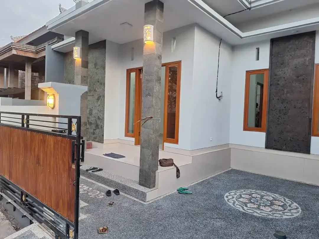 RUMAH BARU 3 KAMAR TIDUR JL. MULAWARMAN ABIANBASE GIANYAR BALI - Image 2 of 8