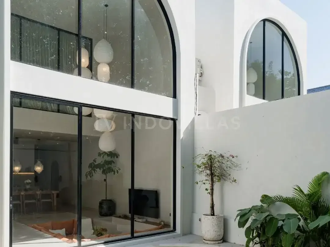 Townhouse Leasehold 3 Kamar Tidur Bergaya Modern di Umalas - Image 2 of 10