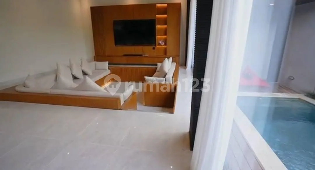 Villa Baru Strategis Dekat Finns With Pool Furnished, Kerobokan - Image 3 of 4