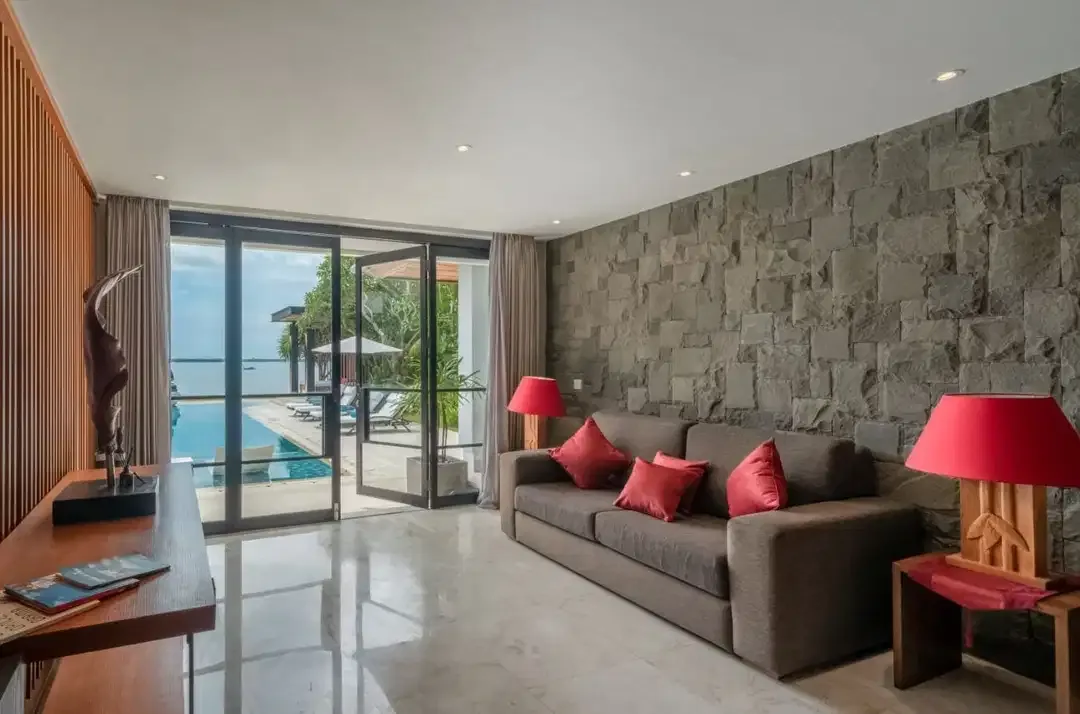 BEACHFRONT LUXURY VILLA FOR SALE AT NUSA DUA - Image 4 of 7