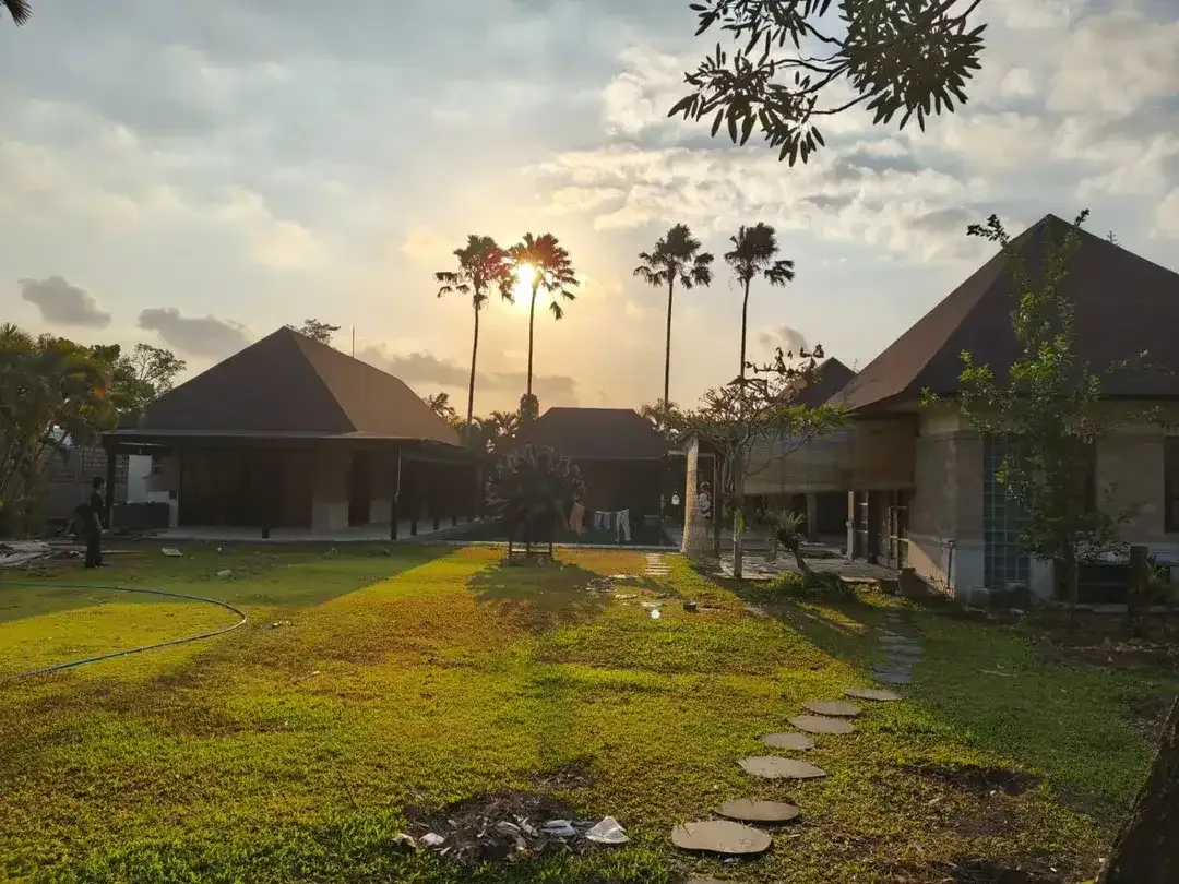 Villa Luas 4 Kamar Tidur Disewakan di Kerobokan Area - Image 5 of 10